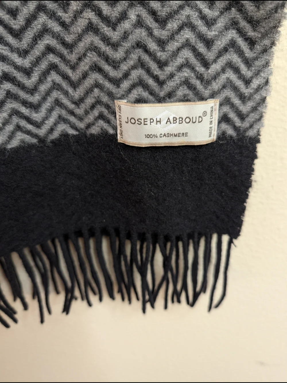 Joseph Abboud 100% Cashmere Scarf | Gray Black Chevron Herringbone | Fringe